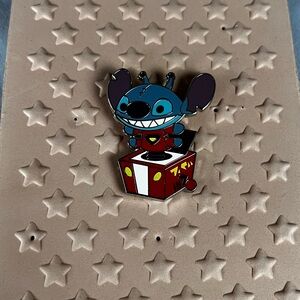 Disney- Toys in a Box pins: Stitch